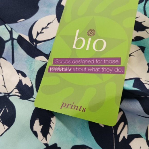 White Swan Bio Womens Scrub top Size XXS Leaf Reflections Cotton Flower Print - Picture 4 of 7